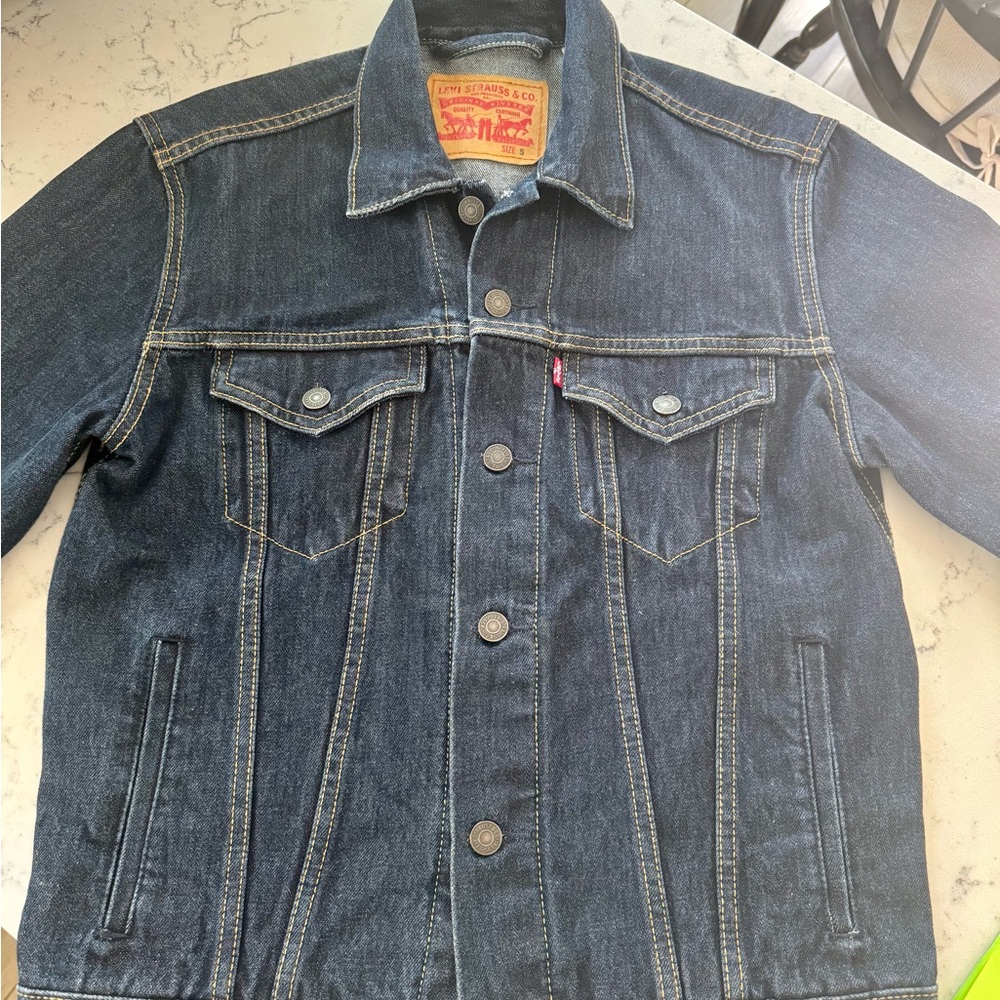 LEVIs dark denim jean jacket a Classic!  Men’s size roomy small to med wore 3x